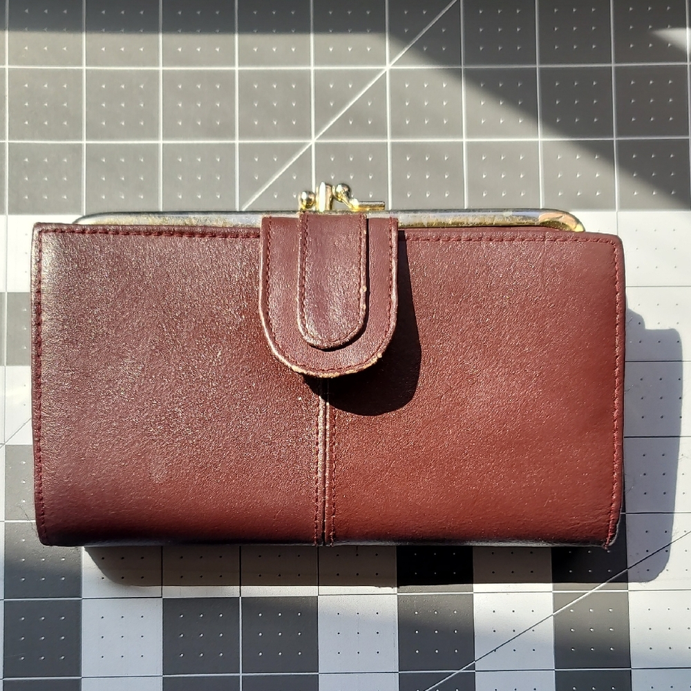Chic Brown Leather Women's Wallet